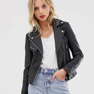 Barney’s leather jacket, Medium